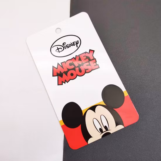 Etiqueta colgante de papel de nuevo diseño de moda de venta caliente para prendas de vestir